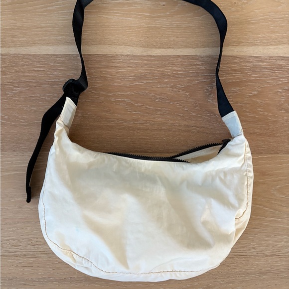 BAGGU Medium Crescent Bag - Picture 2 of 2